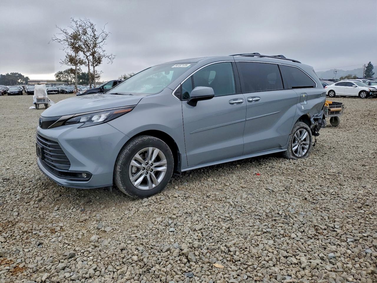 TOYOTA SIENNA XSE
