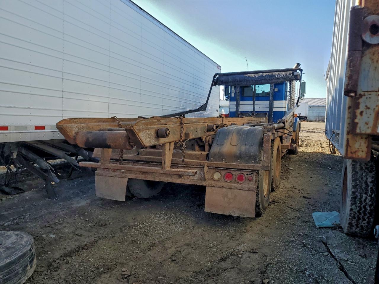 Lot #3316752397 2009 KENWORTH CONSTRUCTI