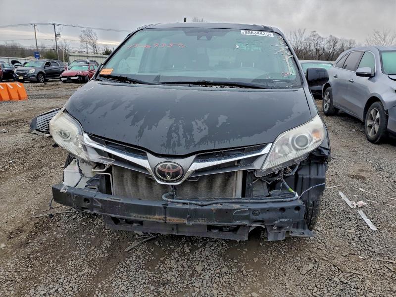 2019 TOYOTA SIENNA XLE #3305355329