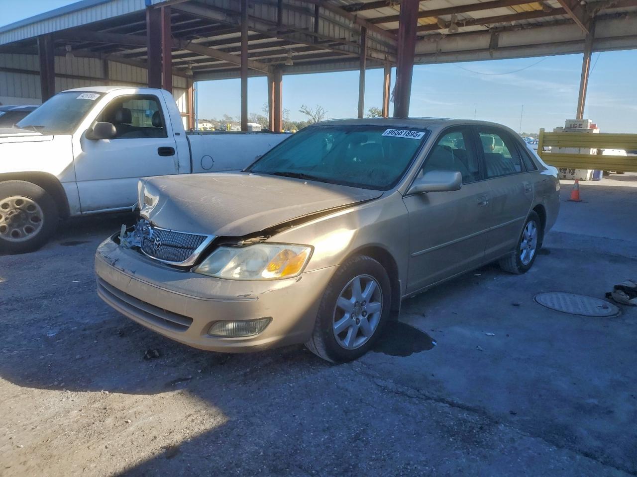 Lot #3315892143 2001 TOYOTA AVALON XL