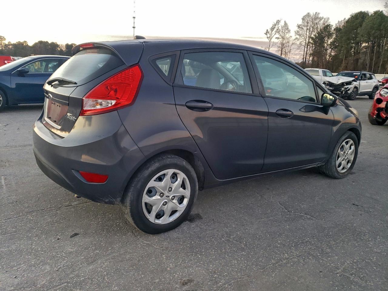 Lot #3311645220 2013 FORD FIESTA SE