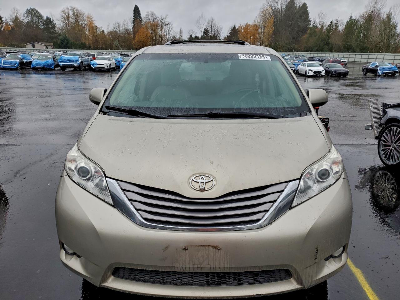 TOYOTA SIENNA XLE