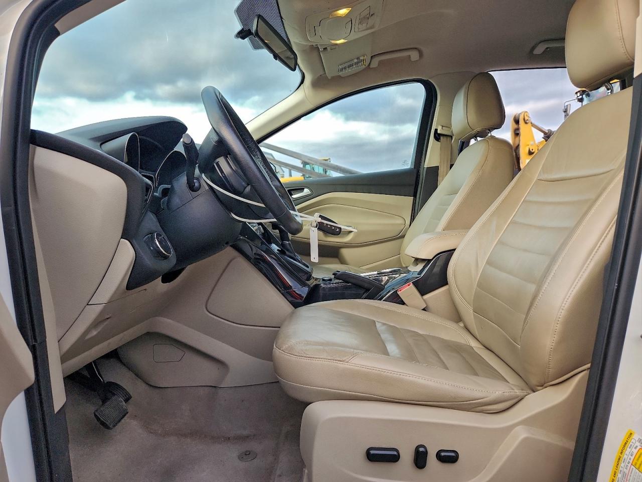 FORD ESCAPE TITANIUM