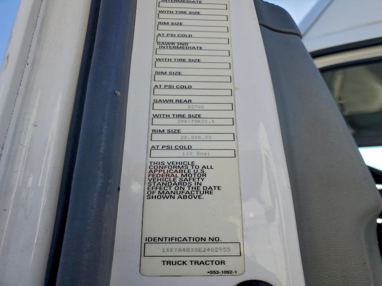 Lot #3316011772 2014 KENWORTH T680