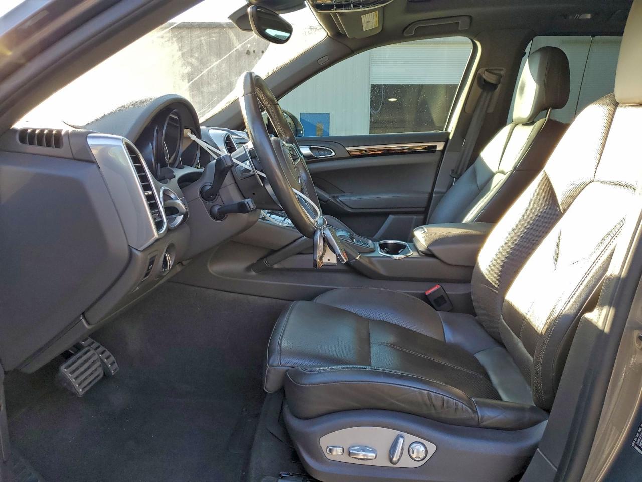 PORSCHE CAYENNE SE HYBRID