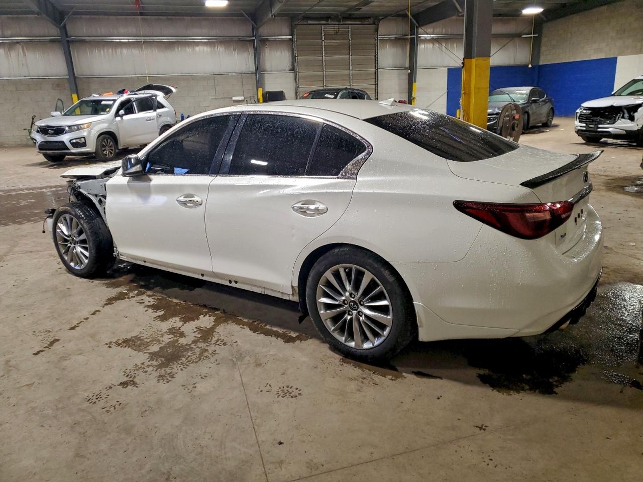 INFINITI Q50 LUXE