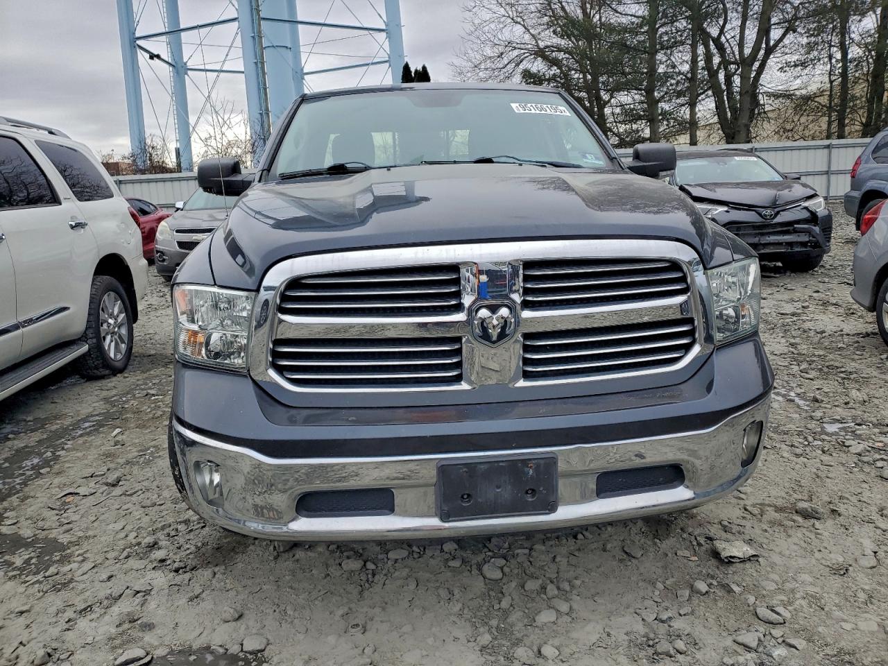 RAM 1500 SLT