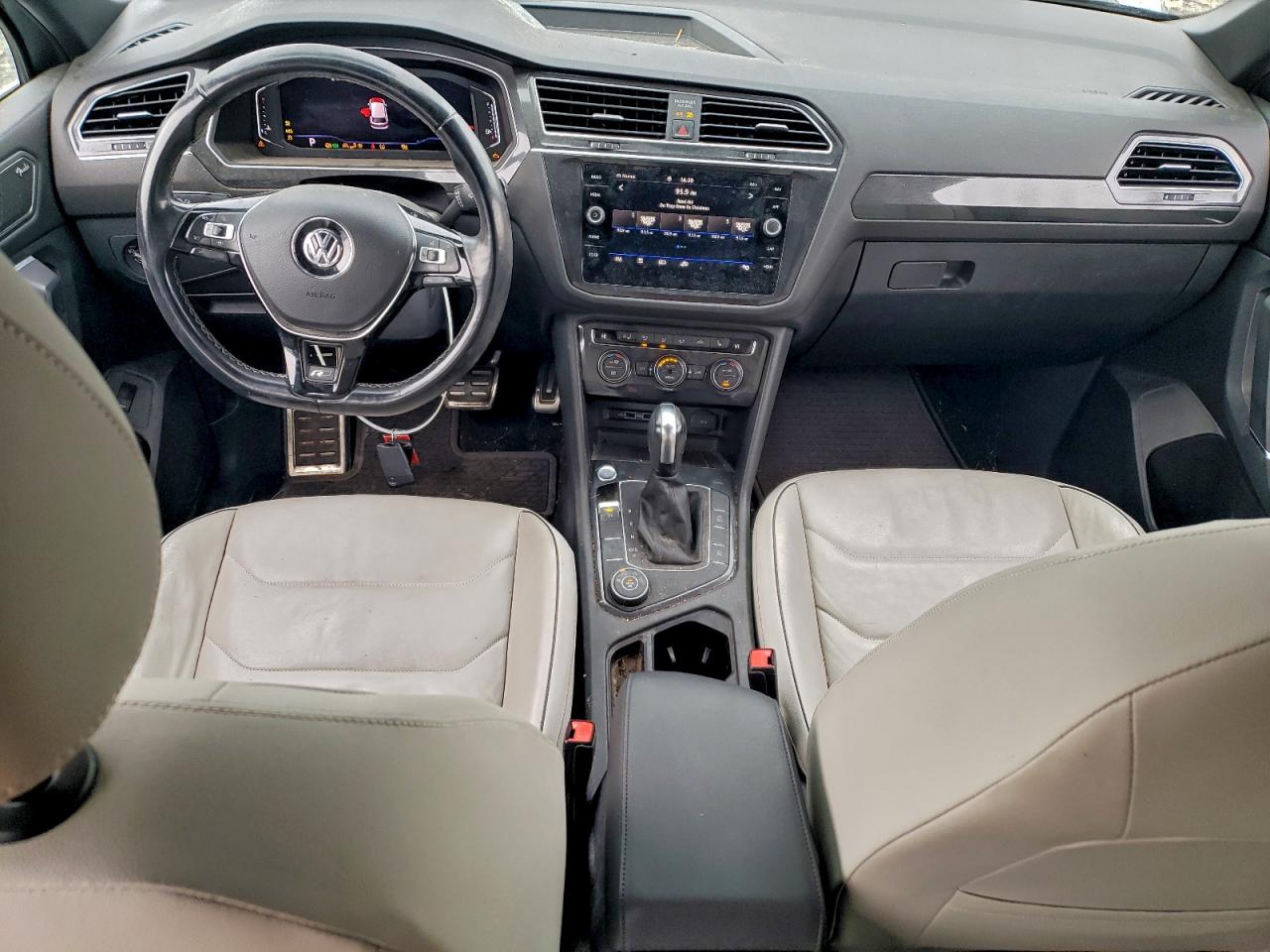 VOLKSWAGEN TIGUAN SEL PREMIUM R-LINE