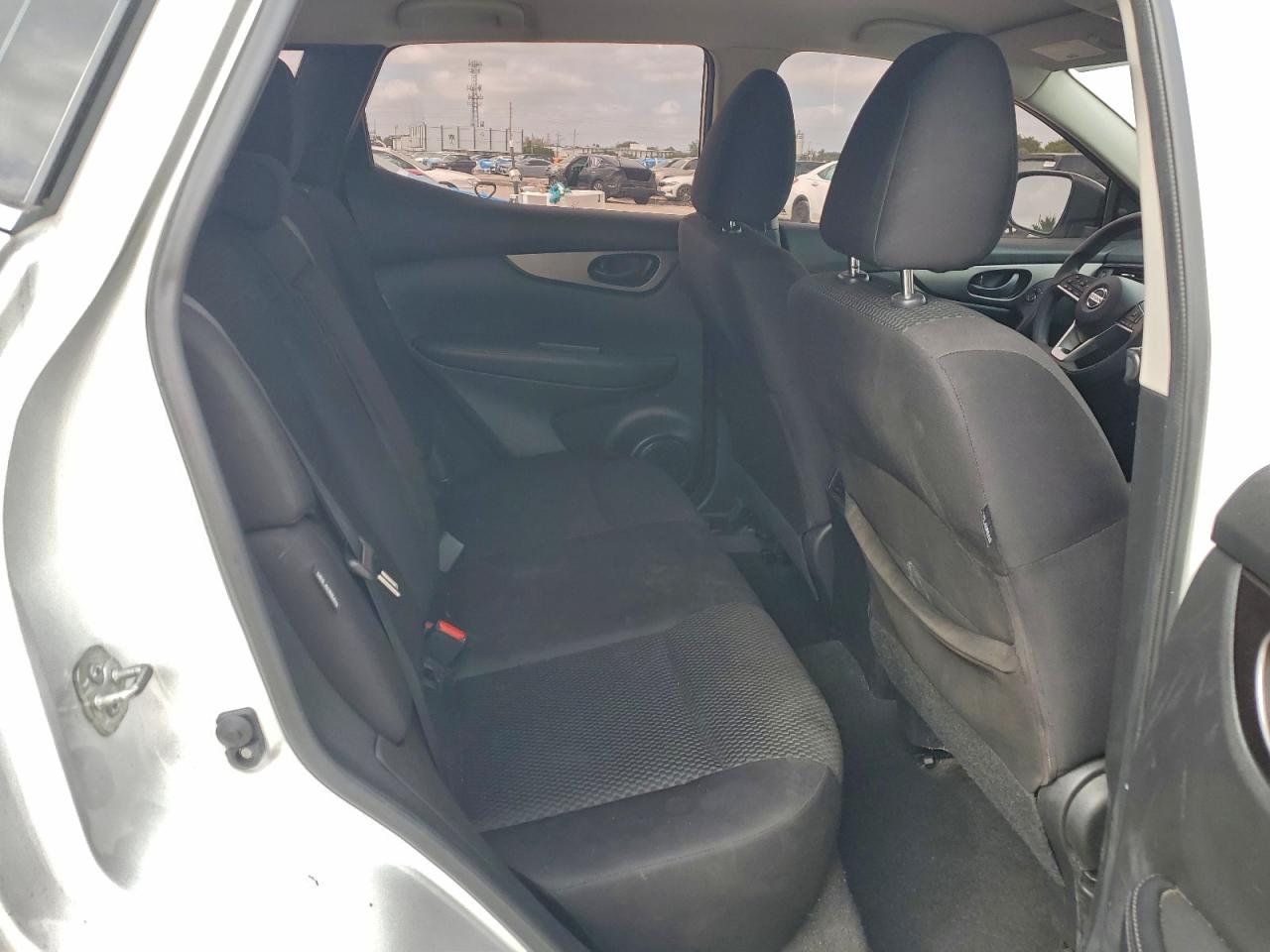 NISSAN ROGUE SPORT S