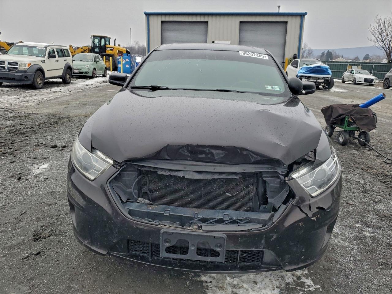 Lot #3315970123 2016 FORD TAURUS POL
