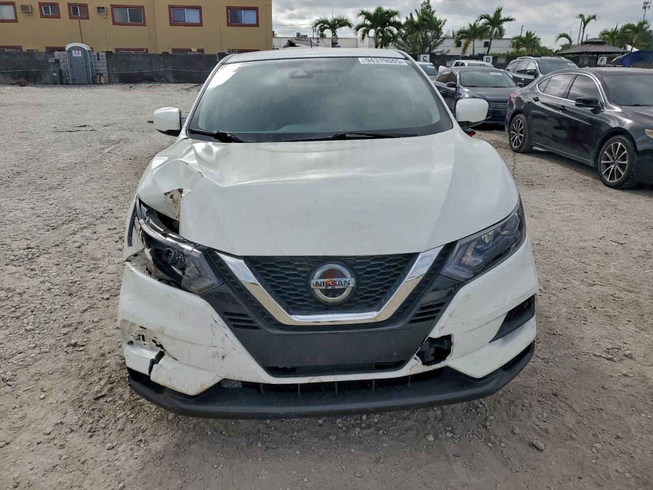 NISSAN ROGUE SPORT S