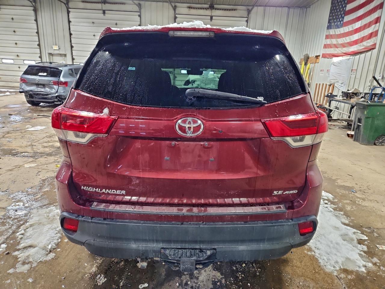 Lot #3311756770 2017 TOYOTA HIGHLANDER