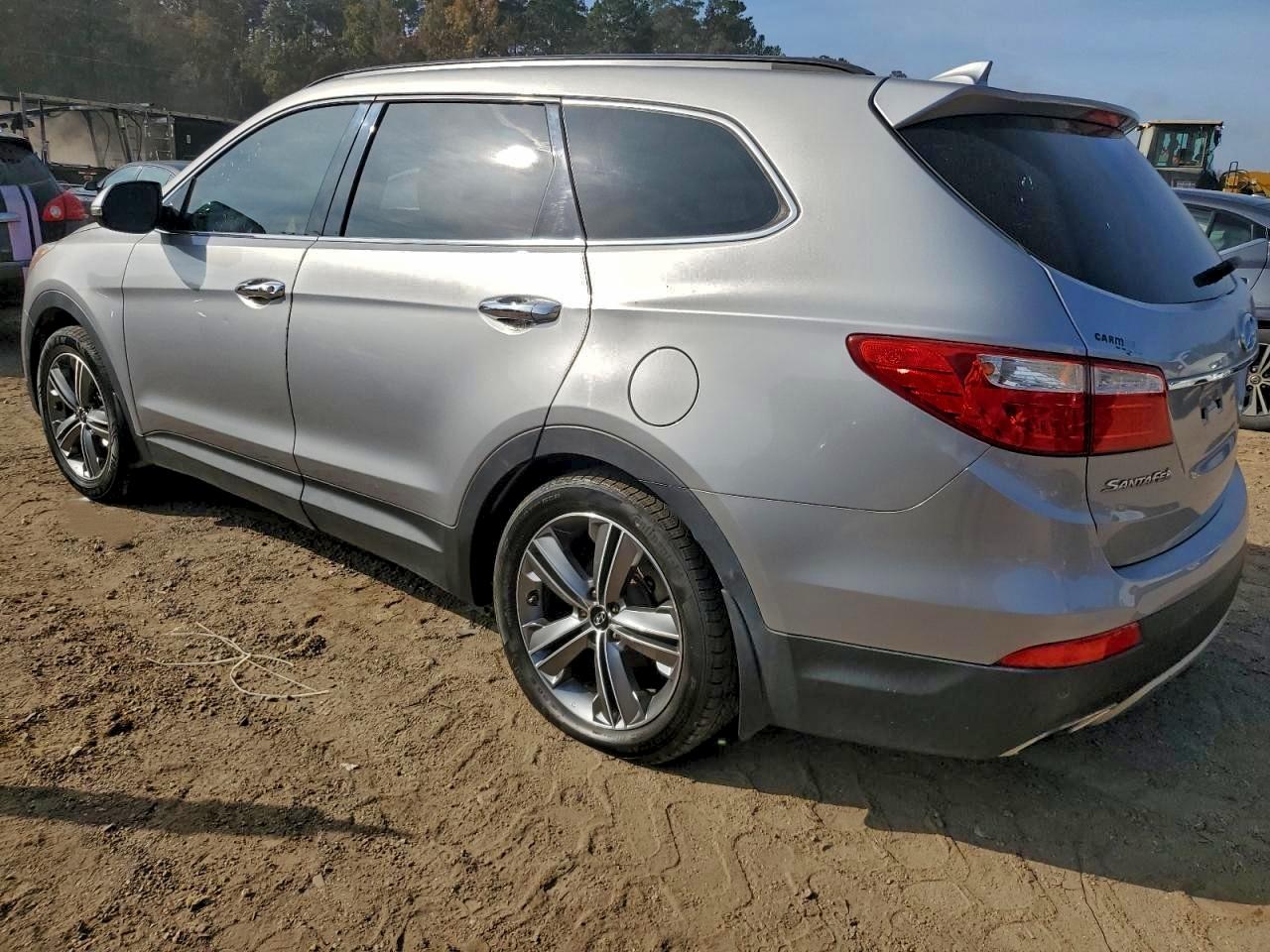 Lot #3310338952 2015 HYUNDAI SANTA FE G