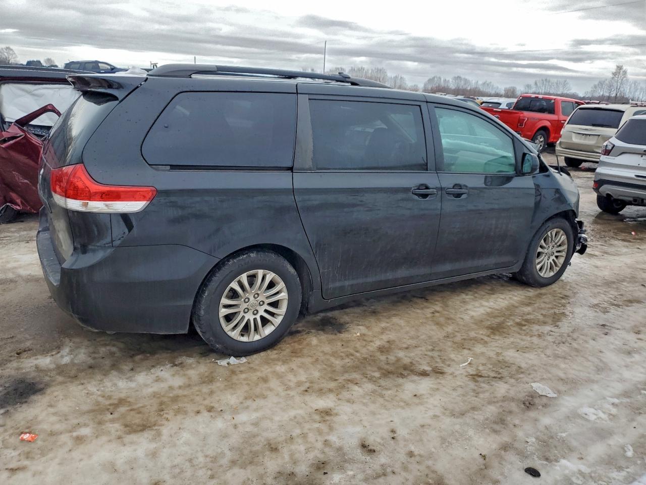 Lot #3318966927 2012 TOYOTA SIENNA XLE
