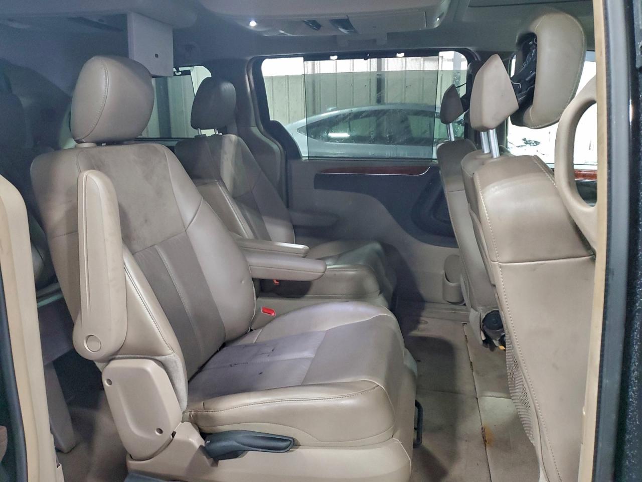 Lot #3304563465 2014 CHRYSLER TOWN & COU