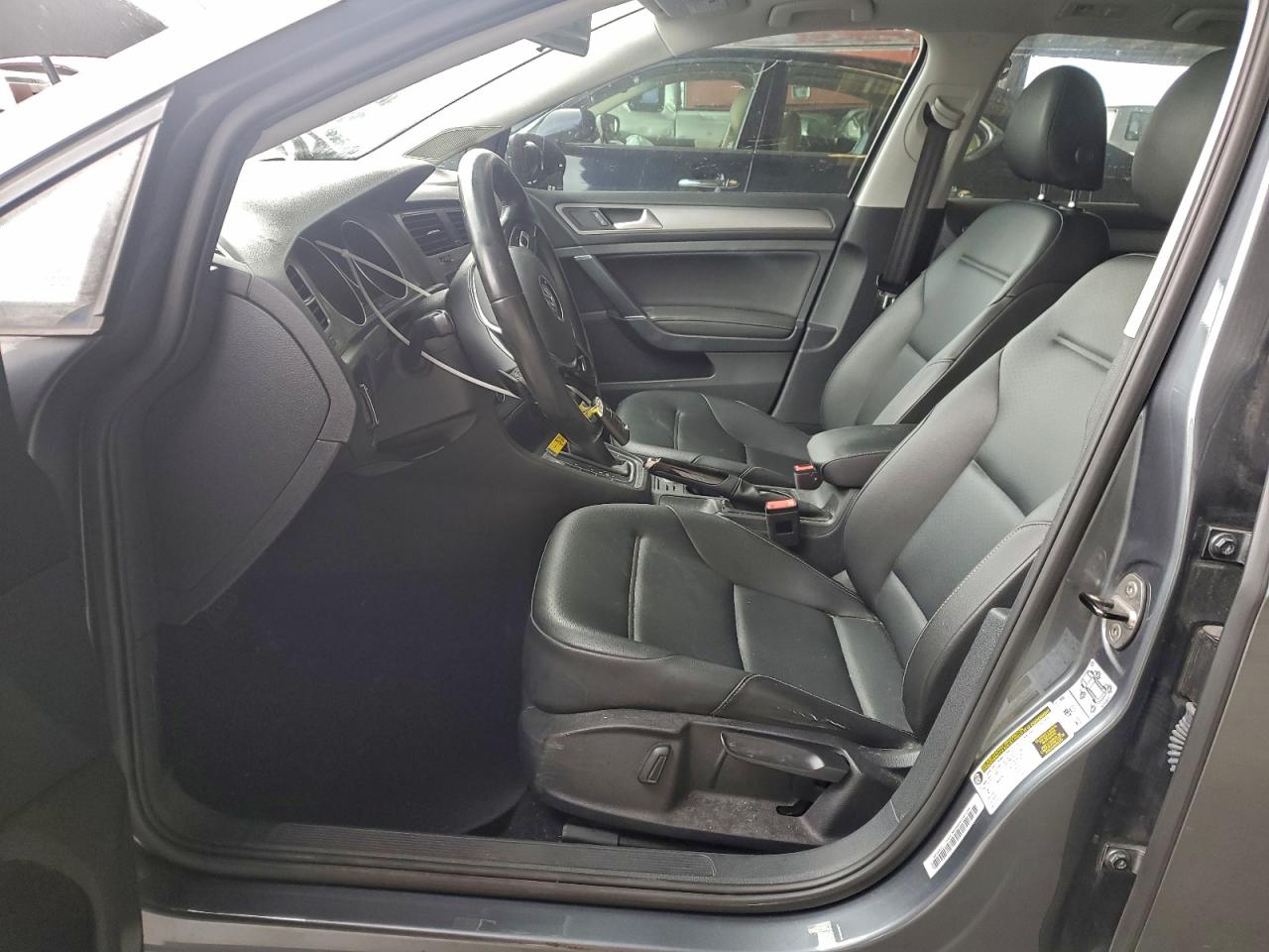 VOLKSWAGEN GOLF SPORTSVAN S