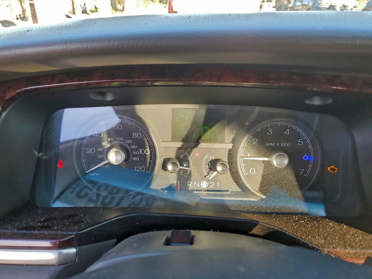 LINCOLN TOWN CAR SIGNATURE LIMITED