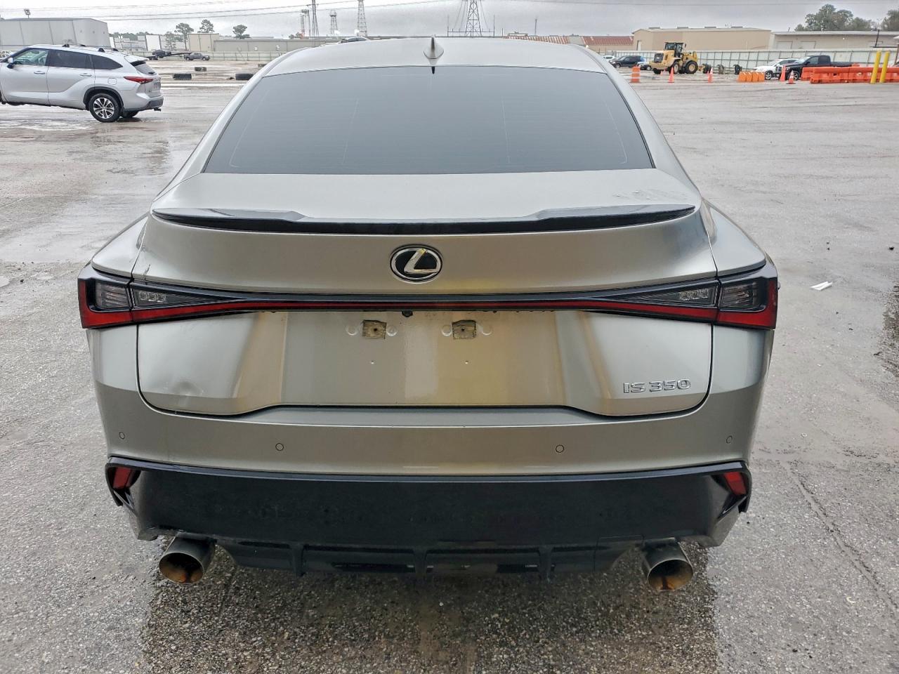 LEXUS IS 350 F SPORT DESIGN