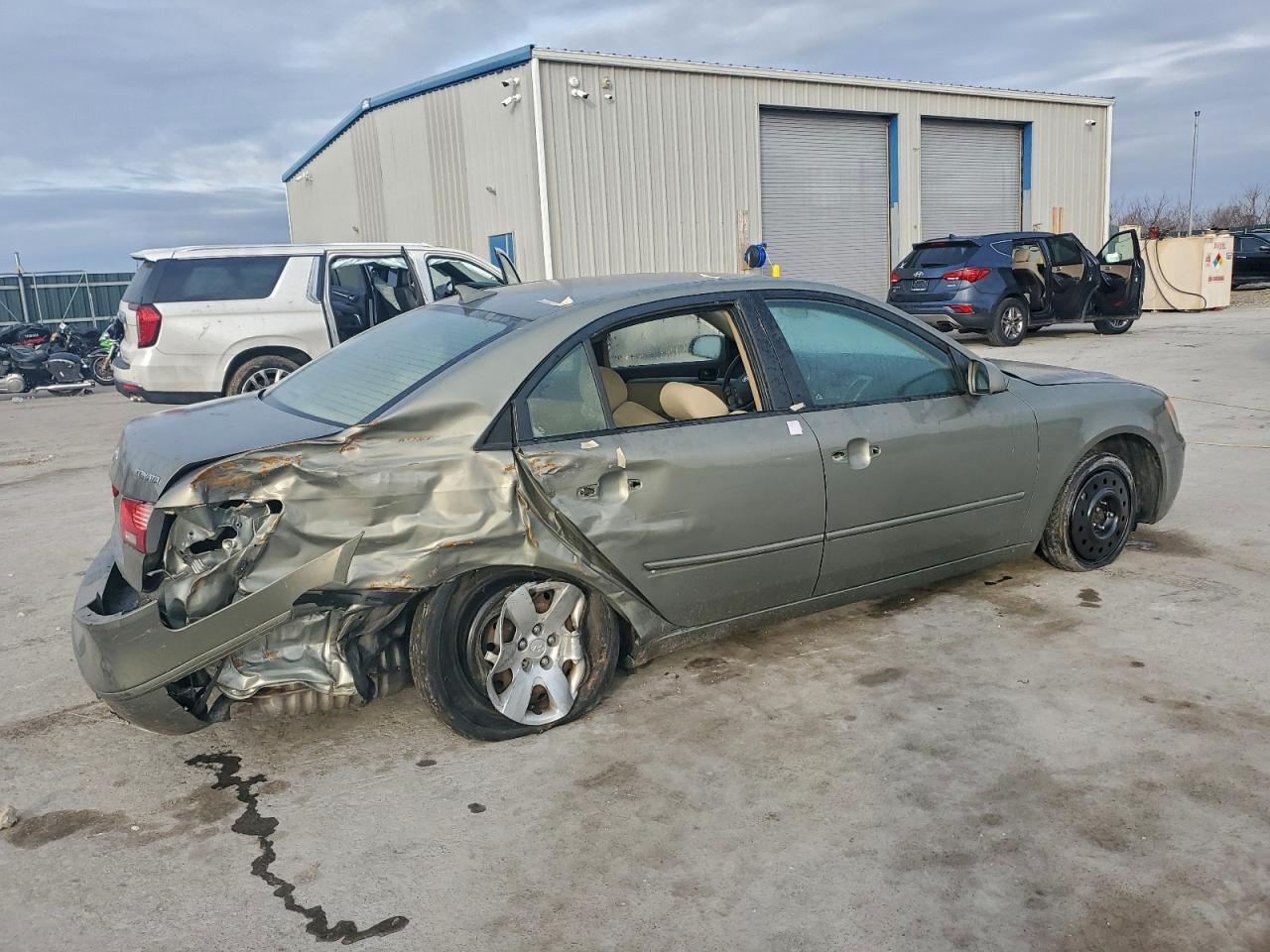 Lot #3311865199 2009 HYUNDAI SONATA GLS