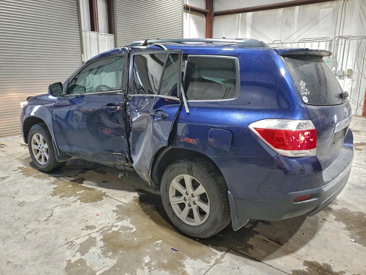 TOYOTA HIGHLANDER BASE