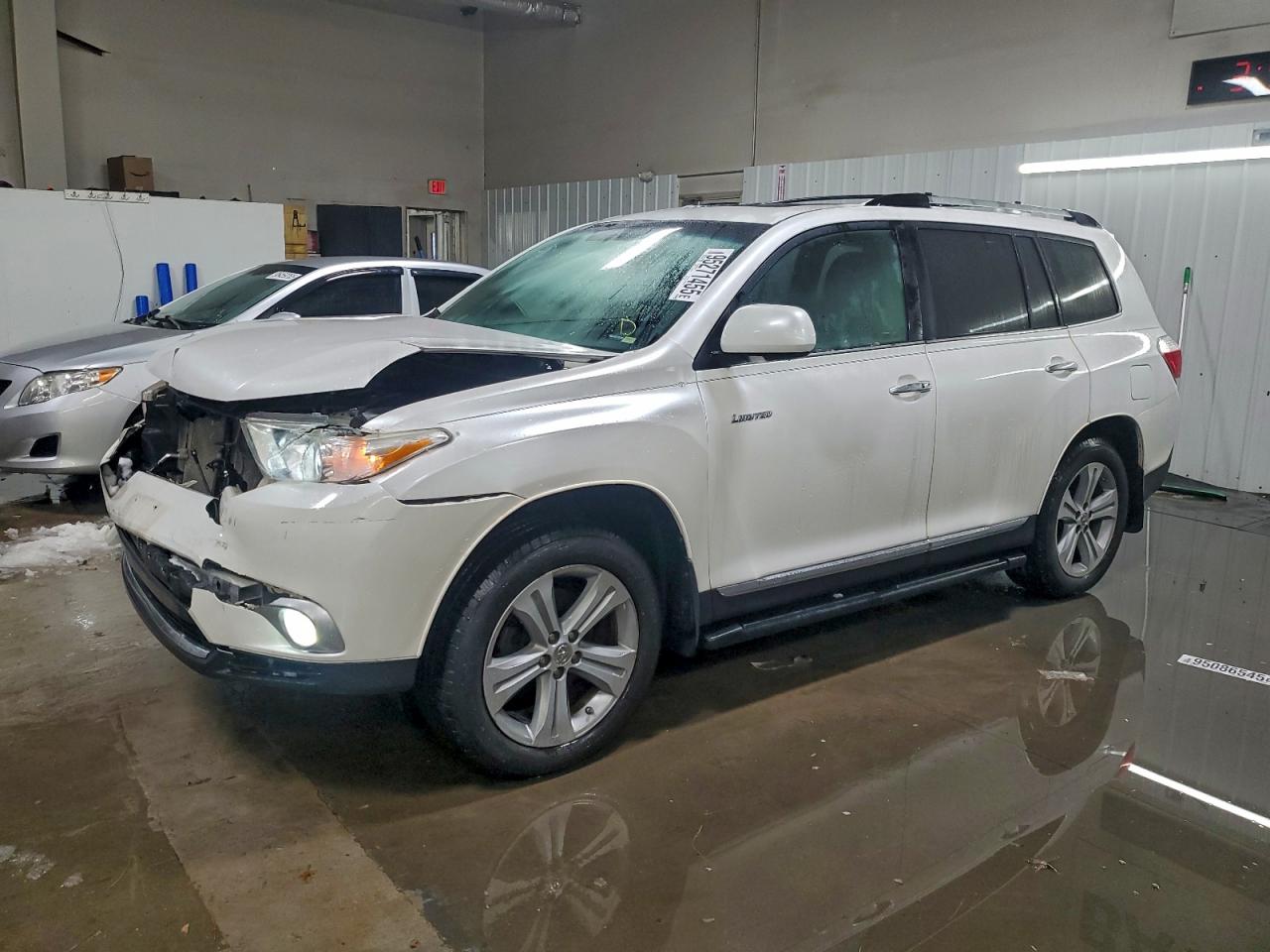 TOYOTA HIGHLANDER LIMITED