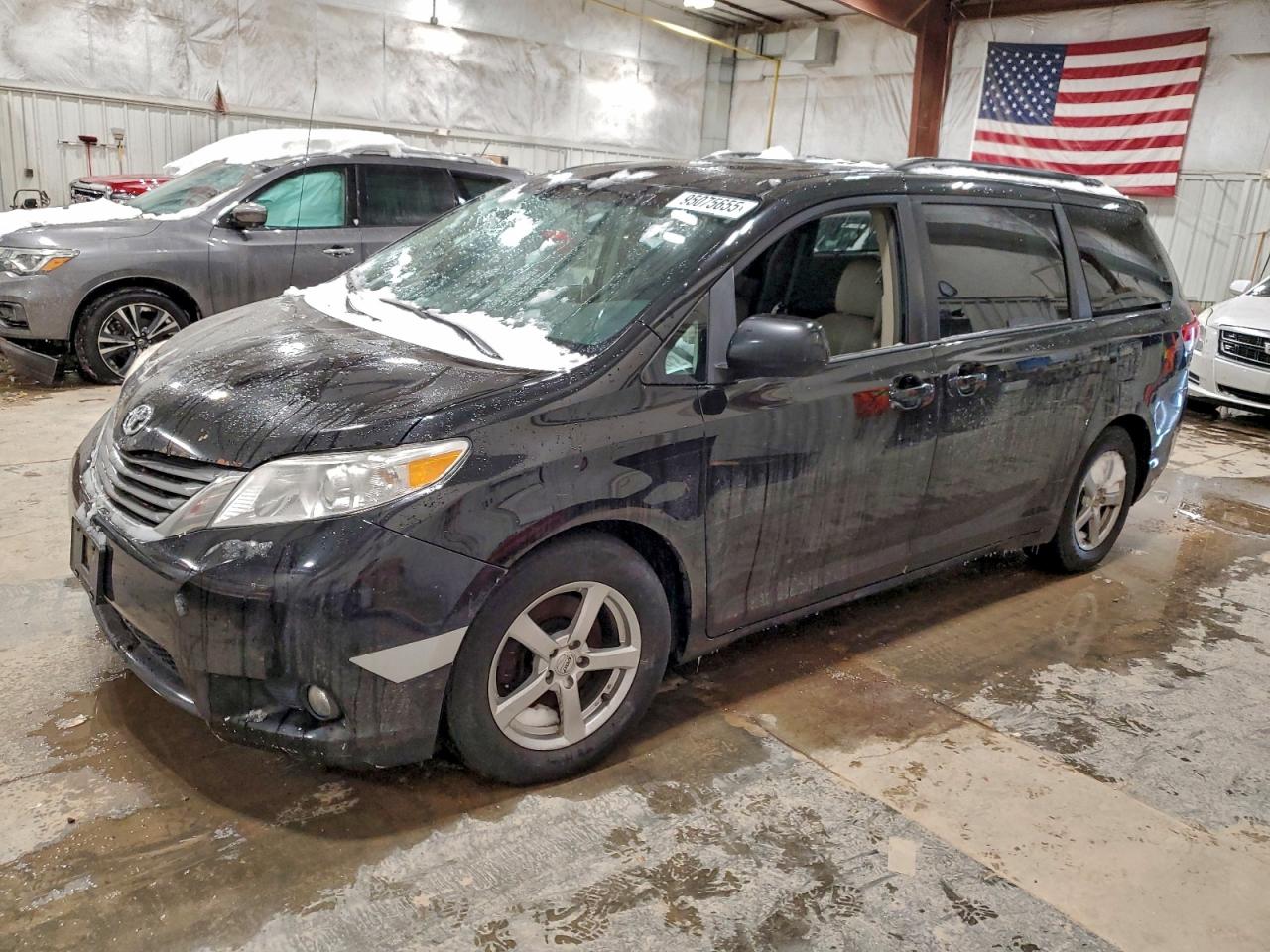 TOYOTA SIENNA XLE