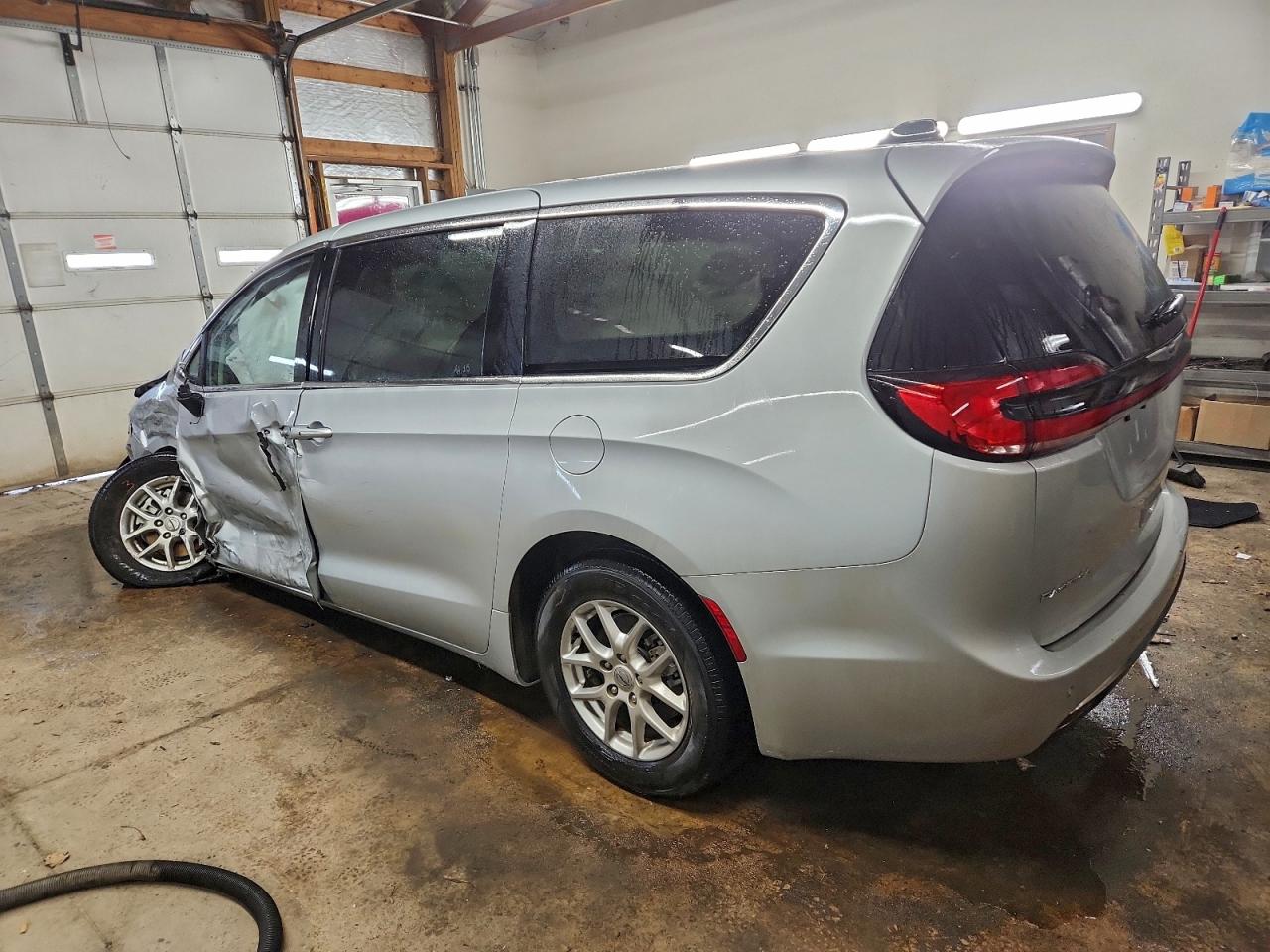 CHRYSLER PACIFICA TOURING L