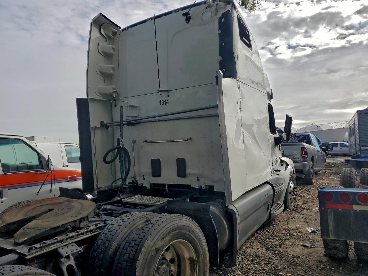 Lot #3309247617 2021 PETERBILT 579