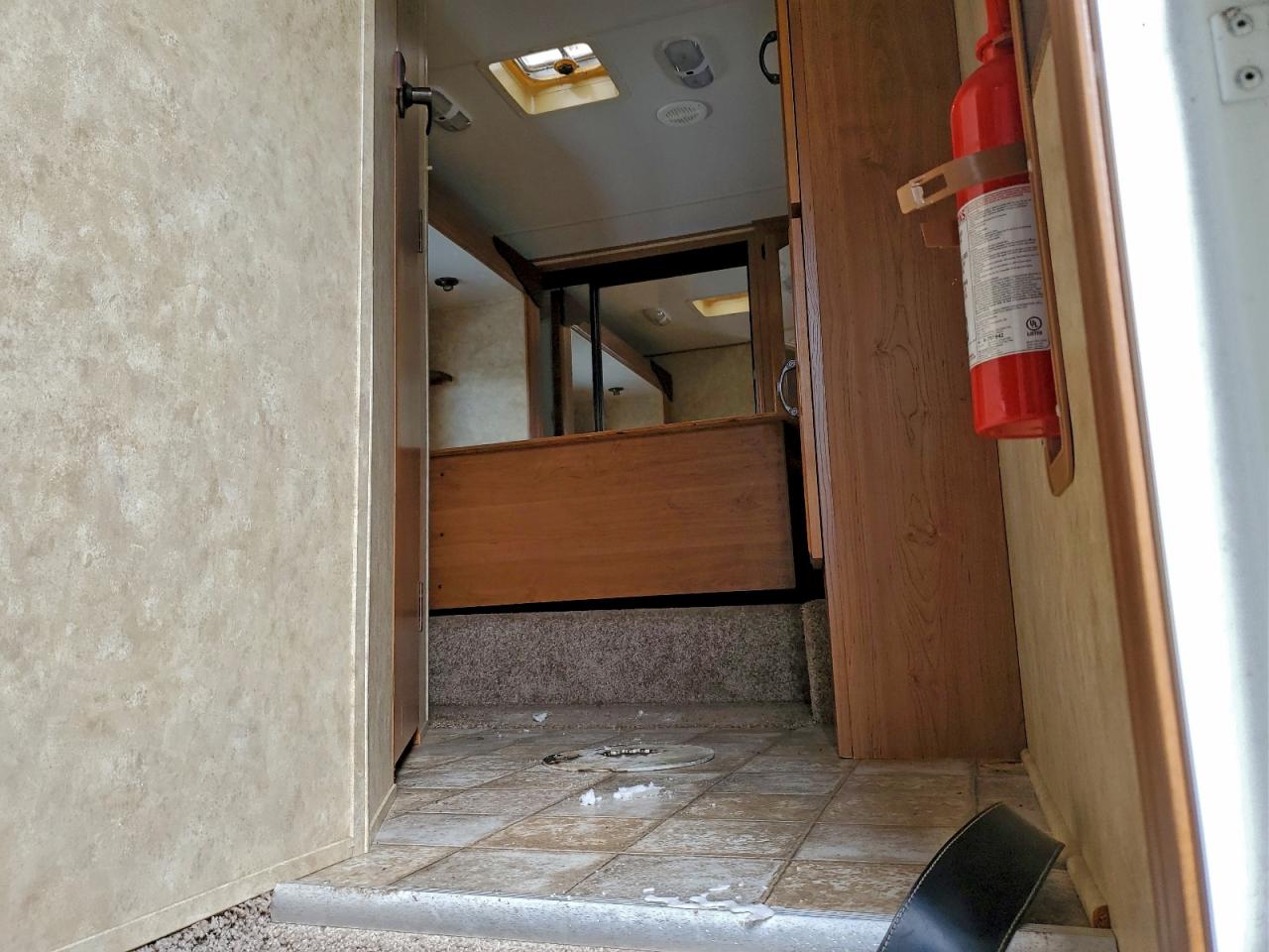 Lot #3302703017 2010 CRUS CRUISER