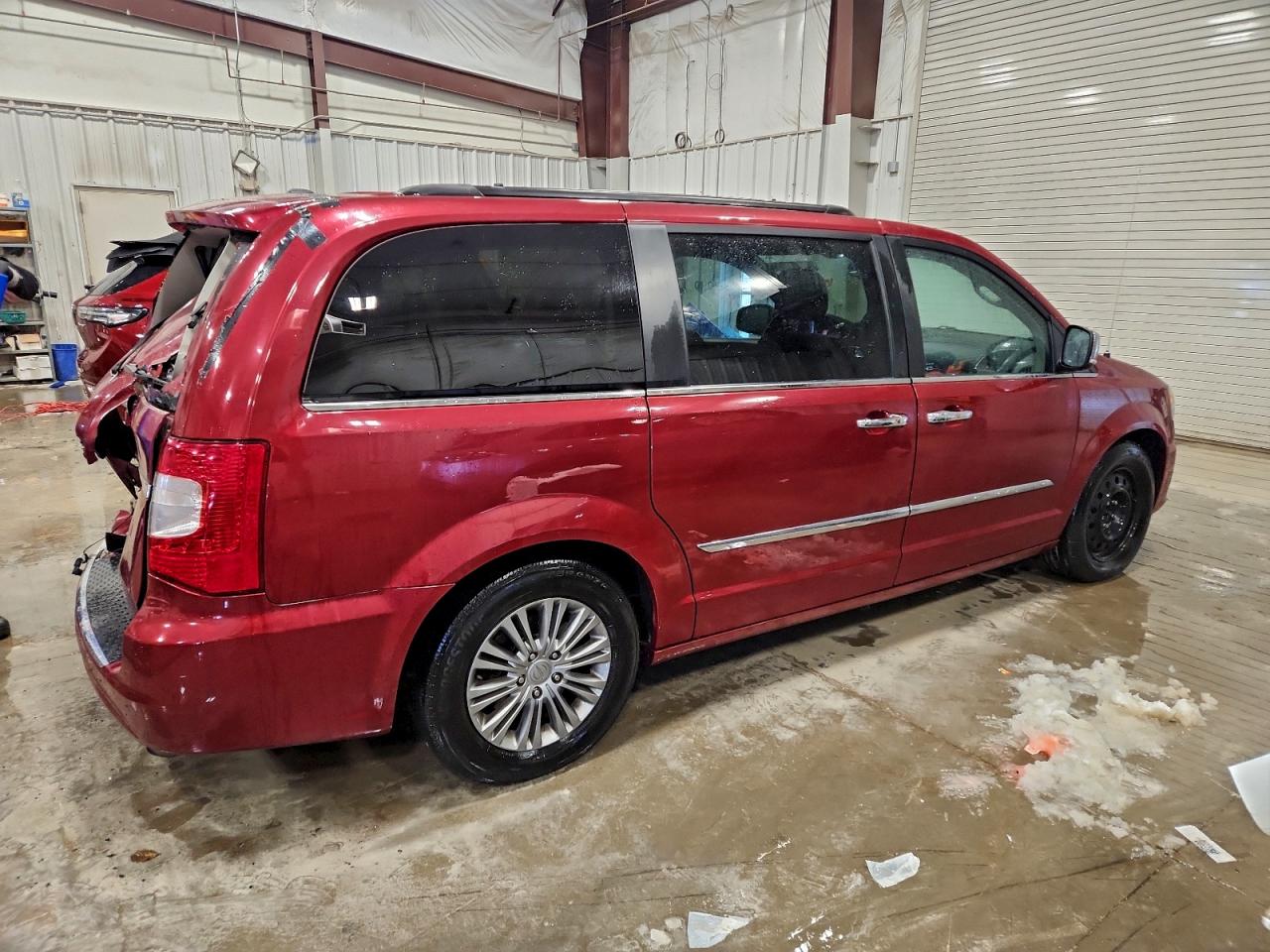 CHRYSLER TOWN & COUNTRY TOURING L