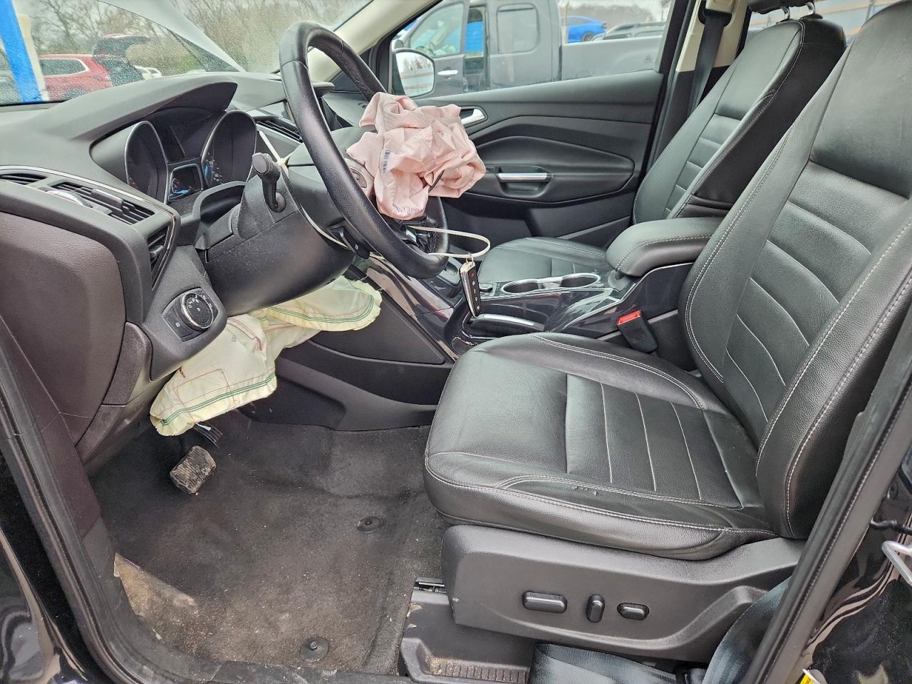 FORD ESCAPE TITANIUM