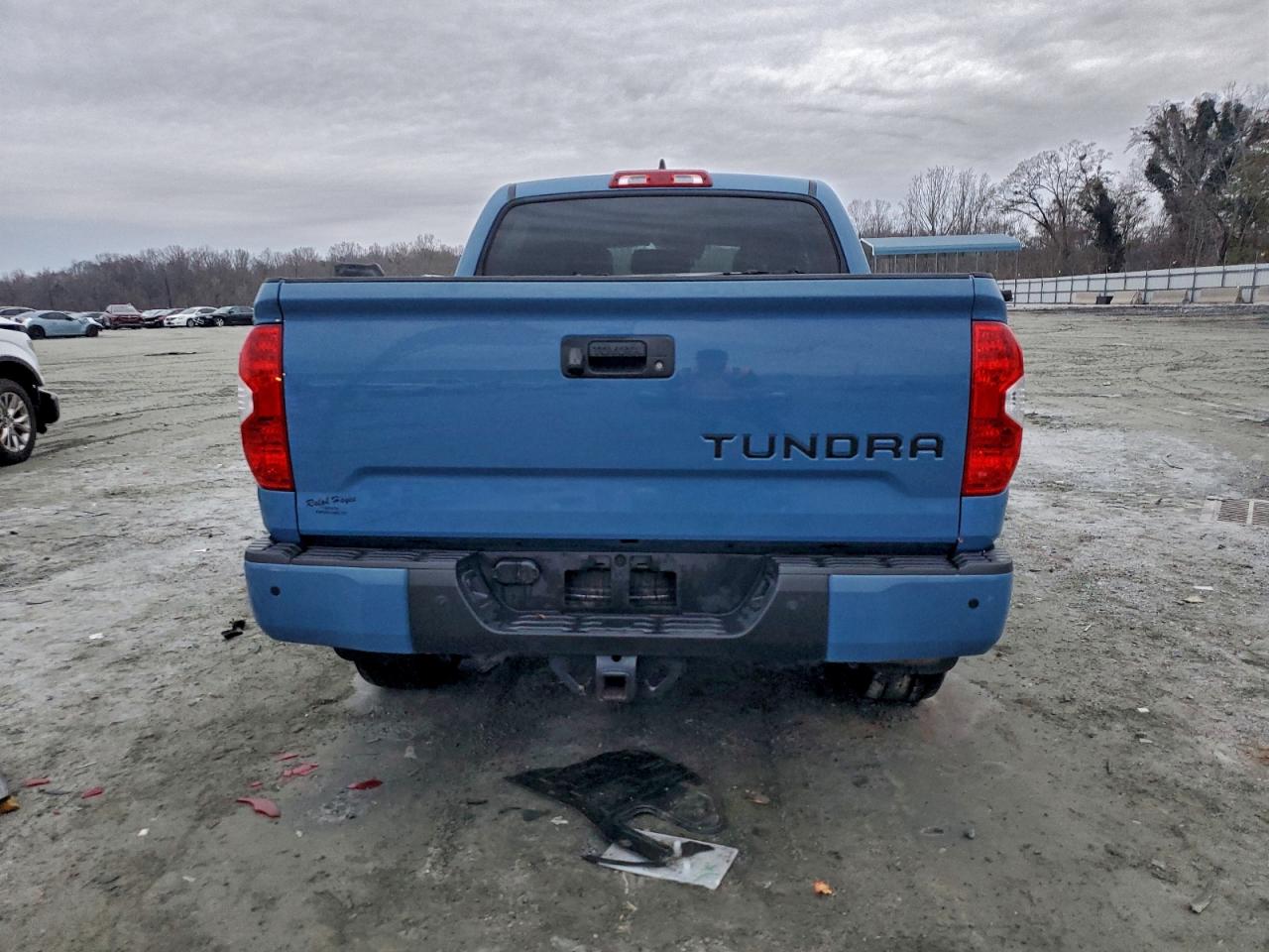TOYOTA TUNDRA CREWMAX SR5