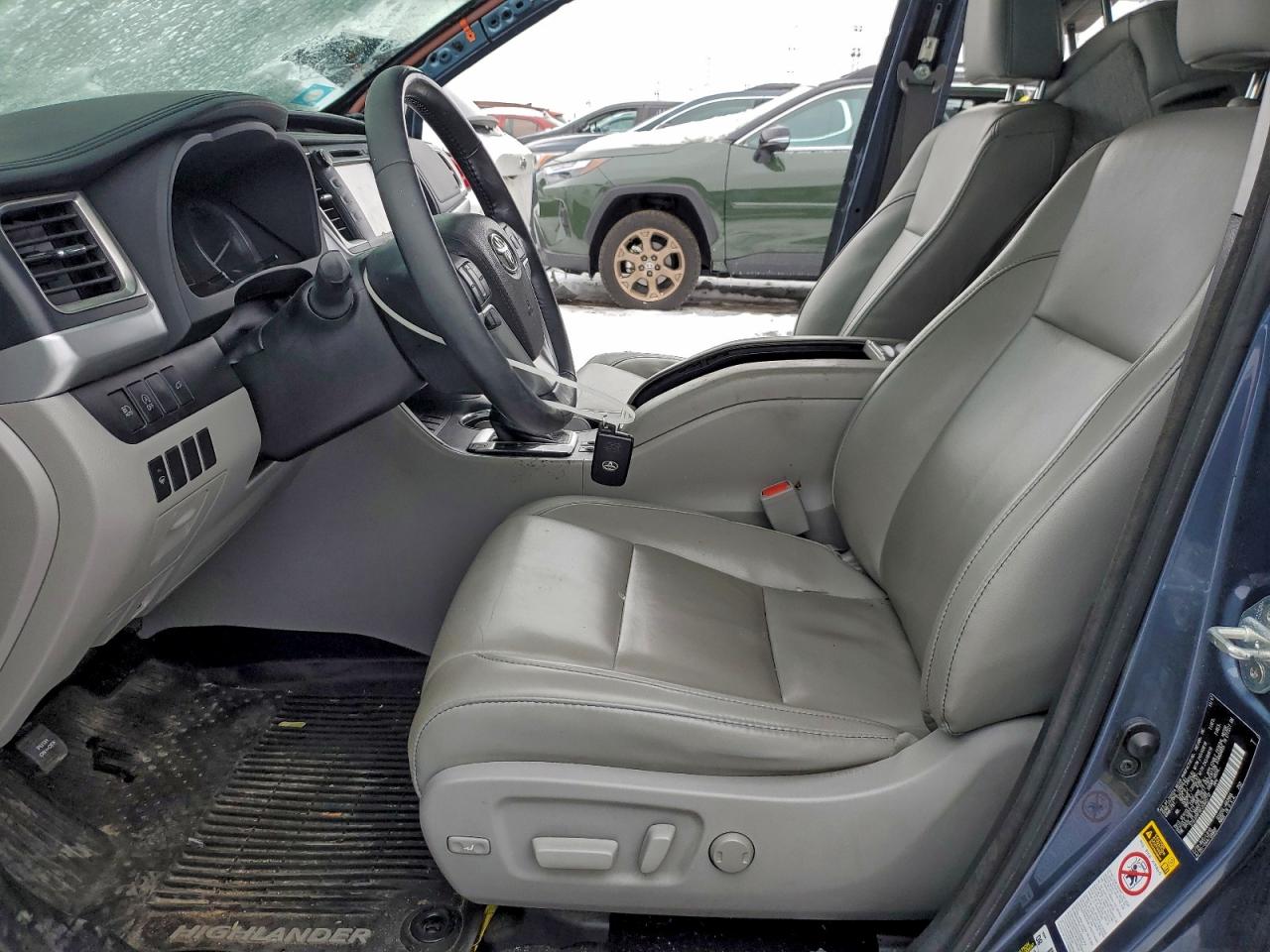 TOYOTA HIGHLANDER SE