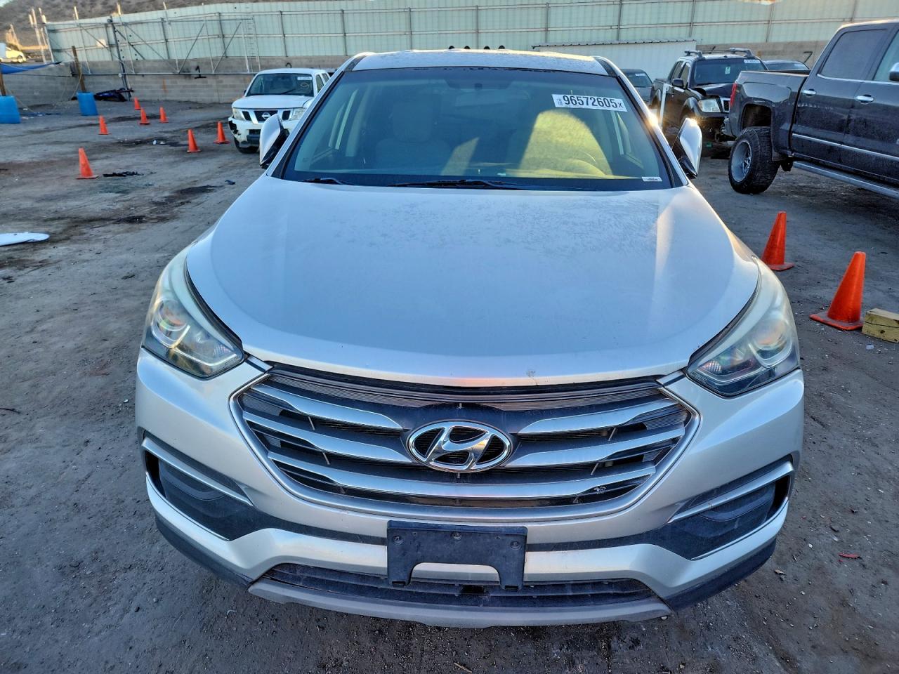 Lot #3318081381 2018 HYUNDAI SANTA FE S