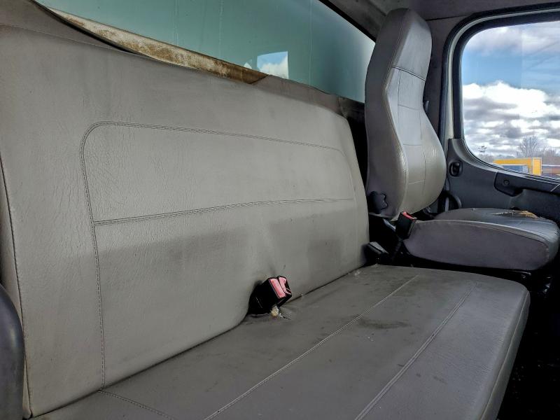 2015 FREIGHTLINER M2 #3312490611