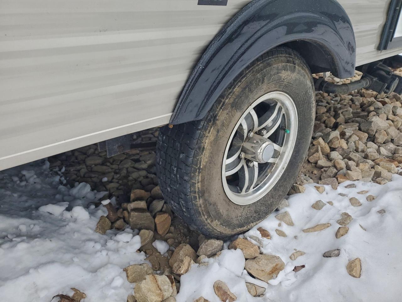 Lot #3318946952 2014 COACH CLIPPER