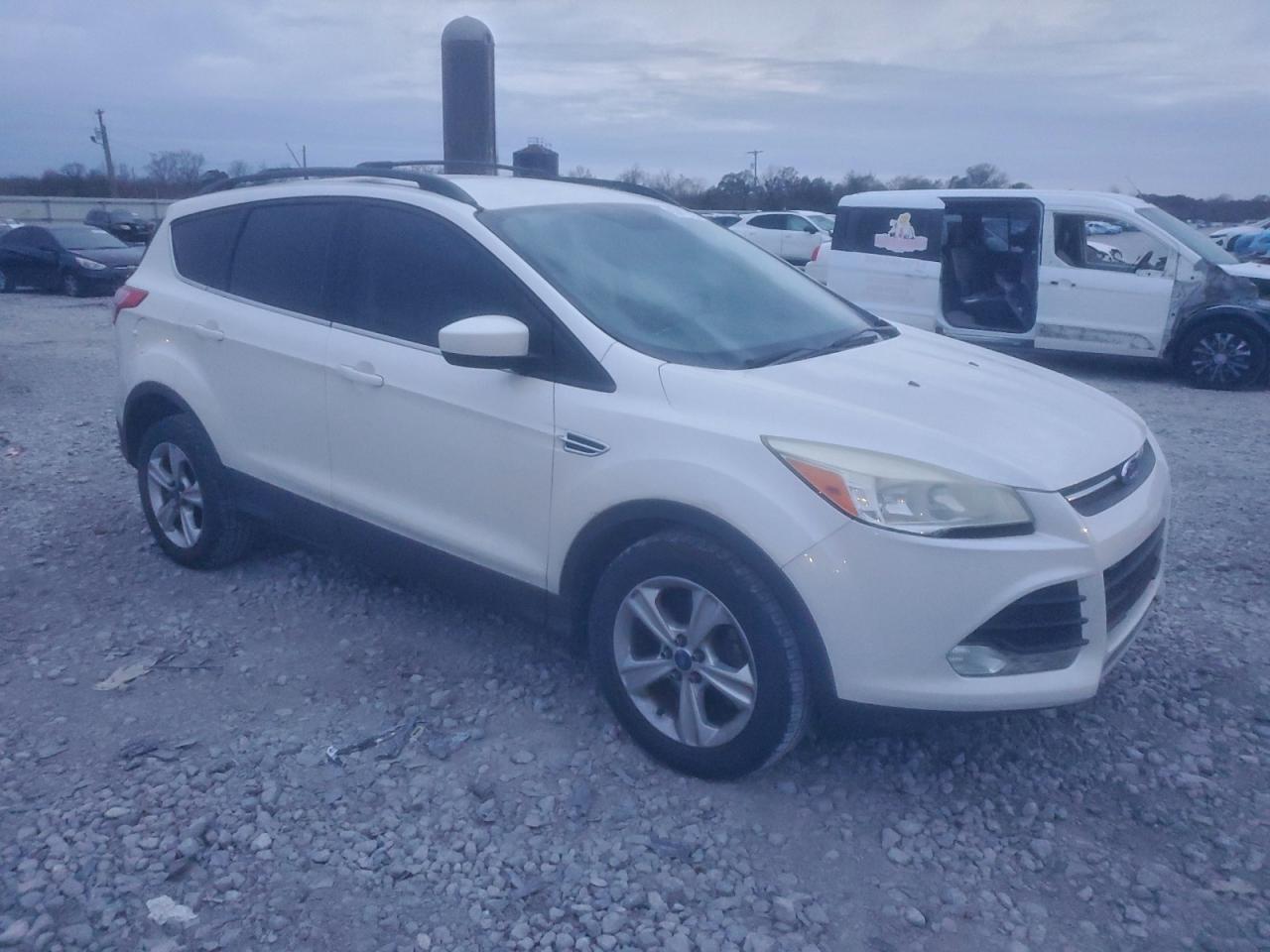 FORD ESCAPE SE