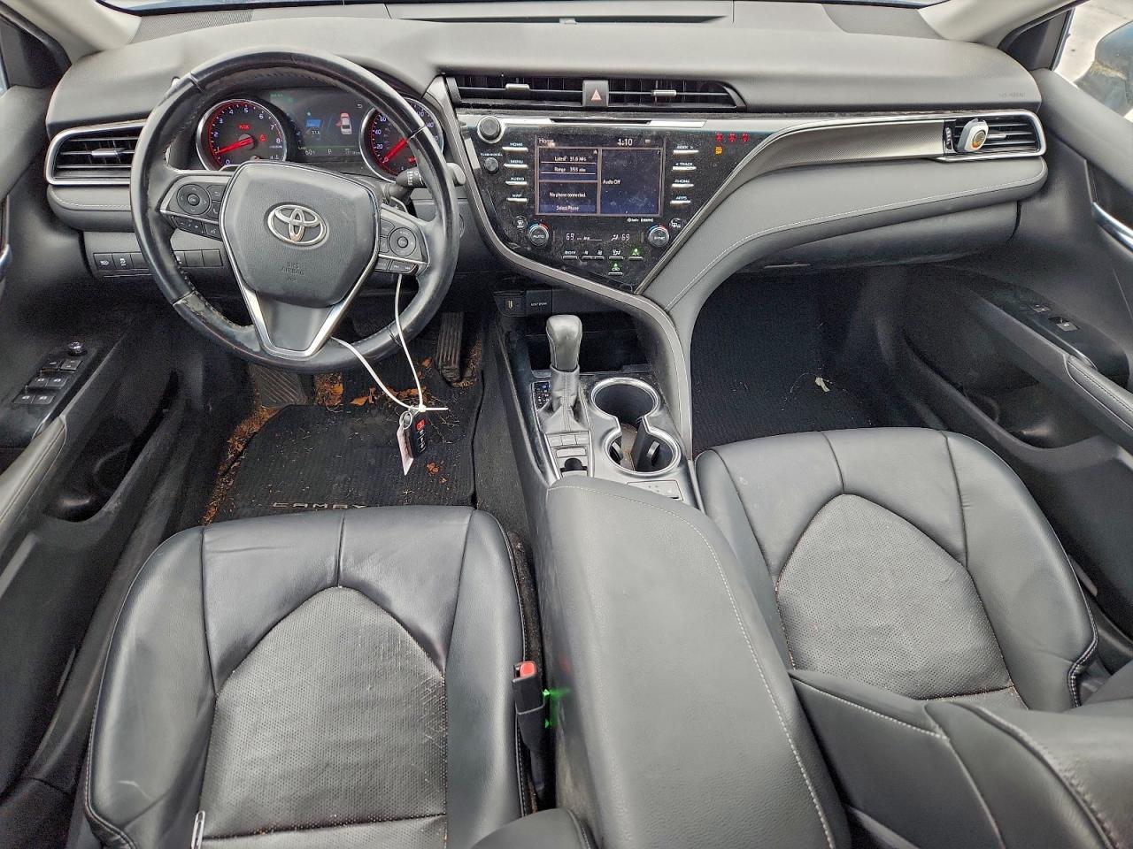 TOYOTA CAMRY XSE