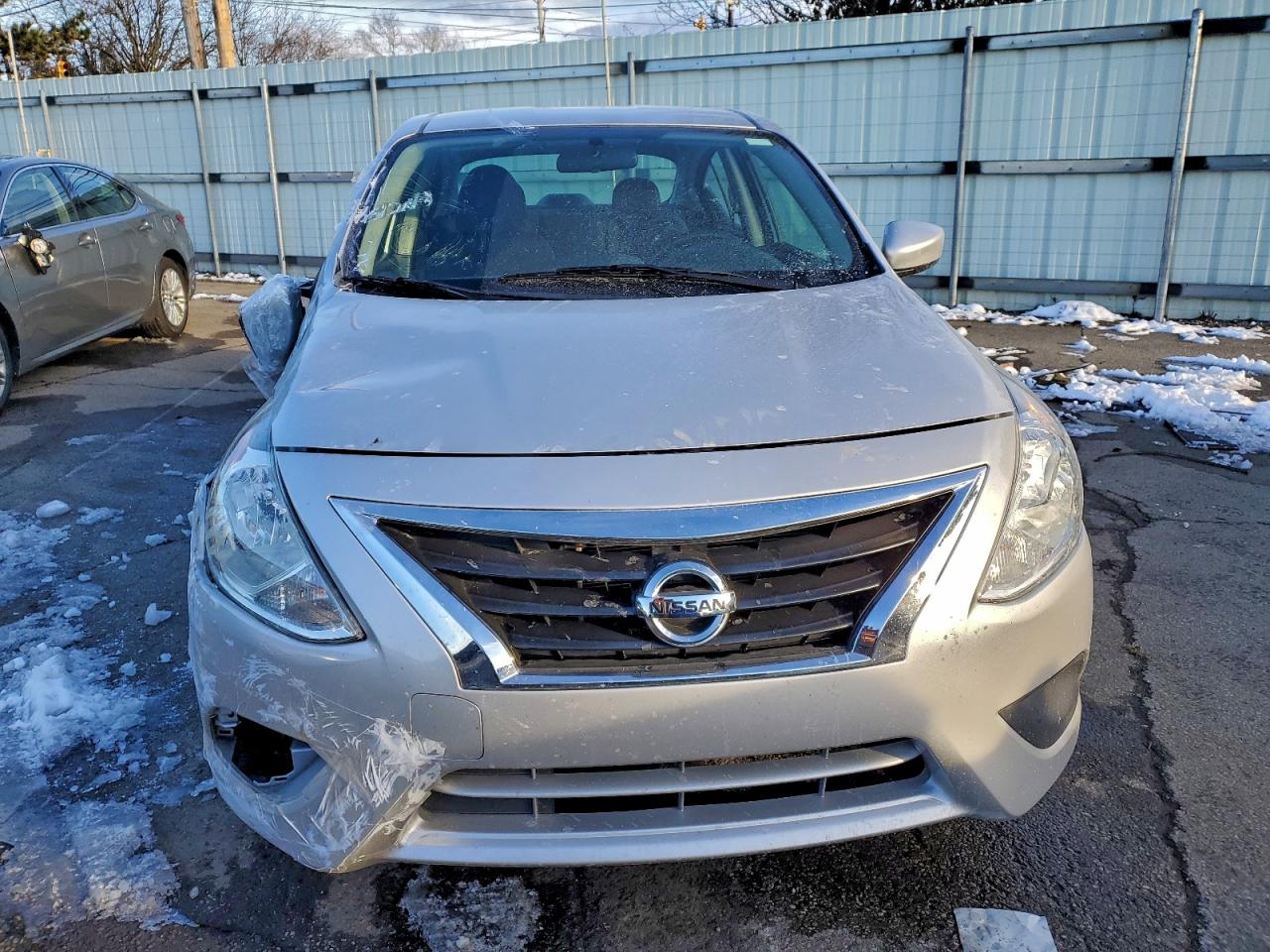 Lot #3309287654 2019 NISSAN VERSA S