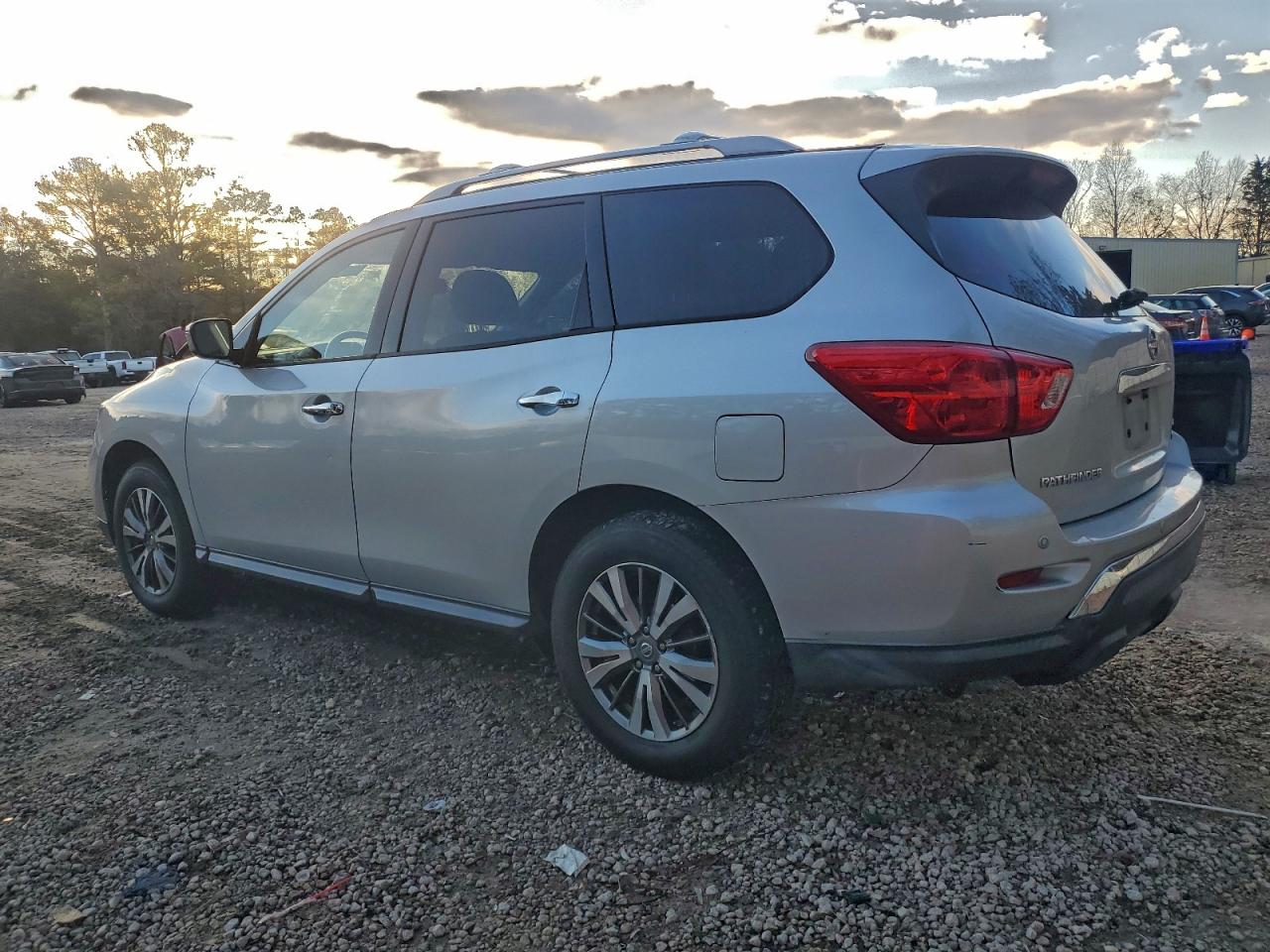 Lot #3311588789 2018 NISSAN PATHFINDER