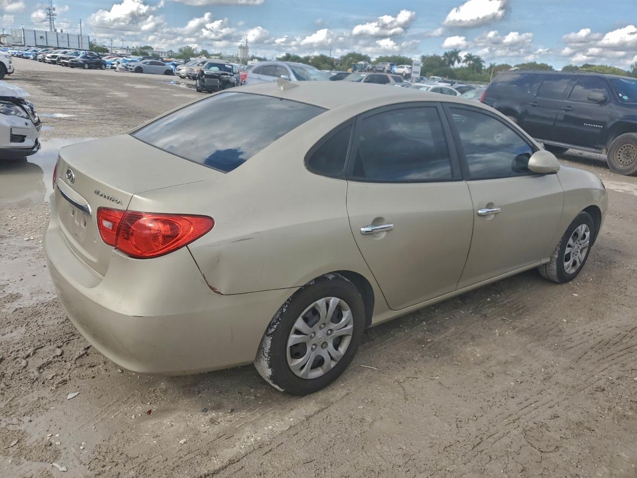 HYUNDAI ELANTRA BLUE