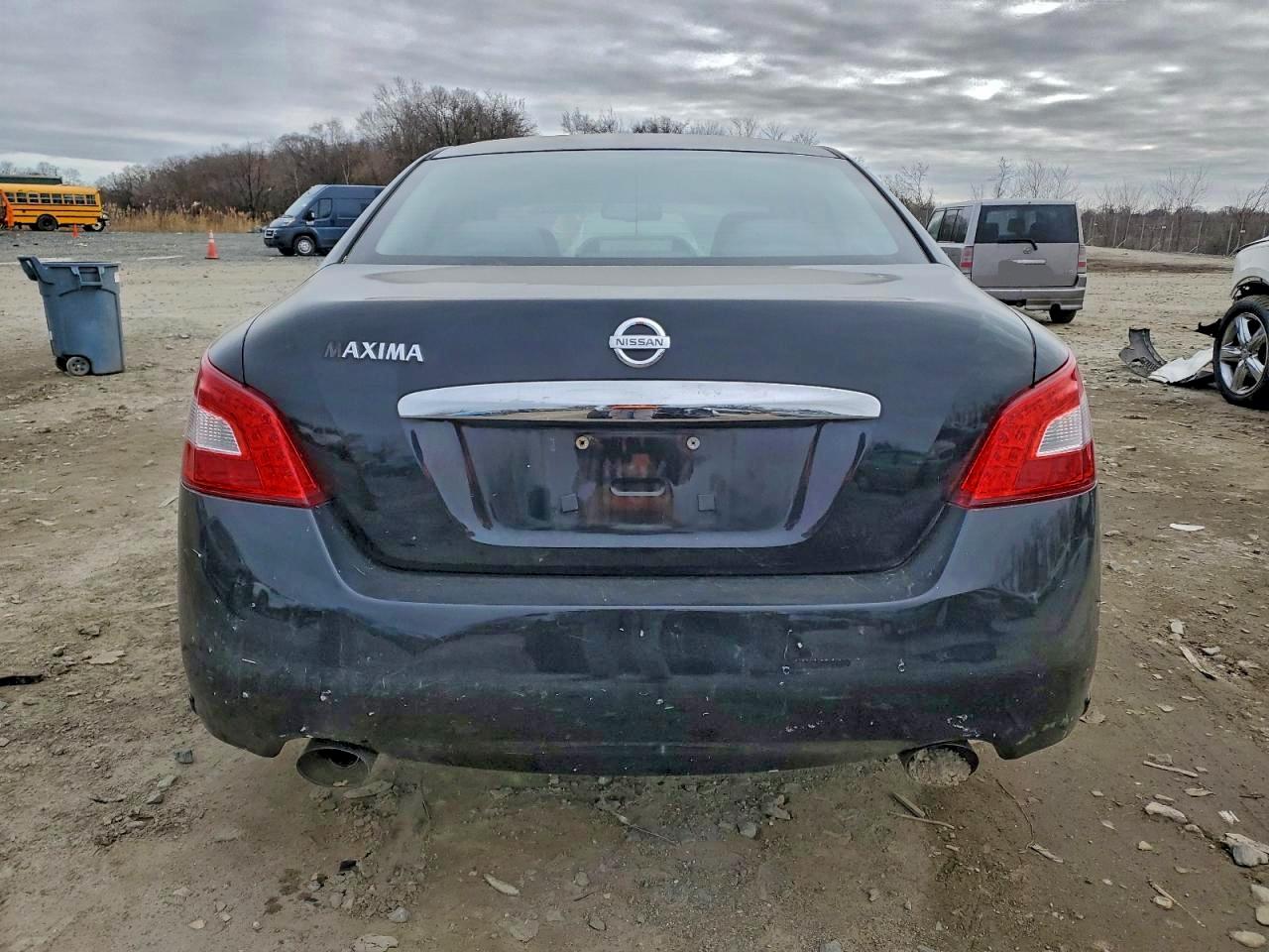 NISSAN MAXIMA S