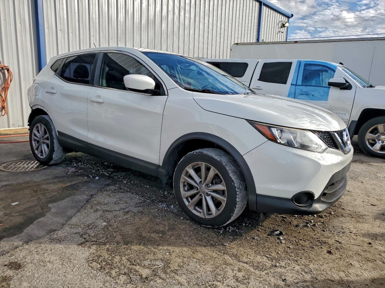 NISSAN ROGUE SPORT S
