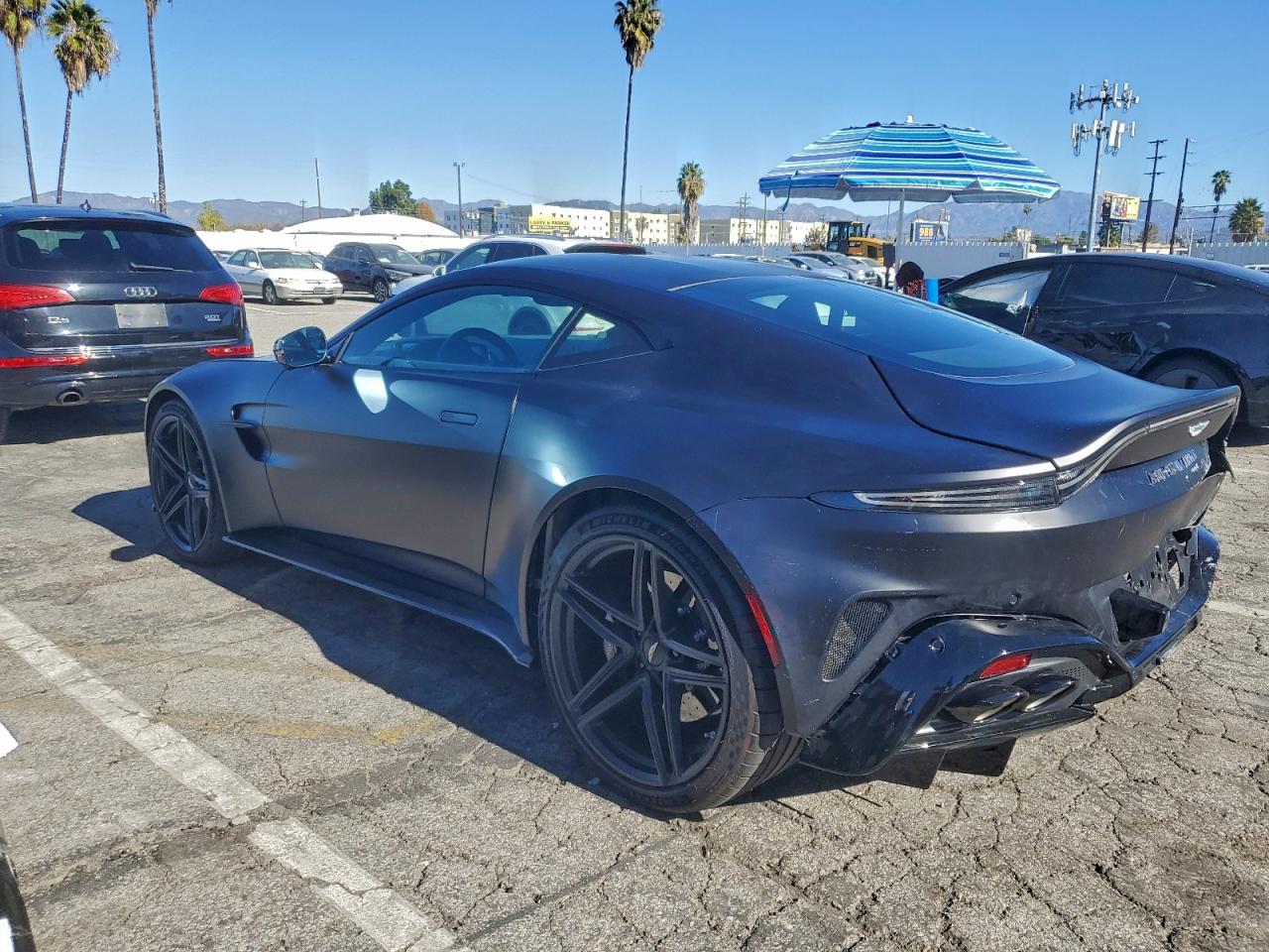 ASTON MARTIN VANTAGE