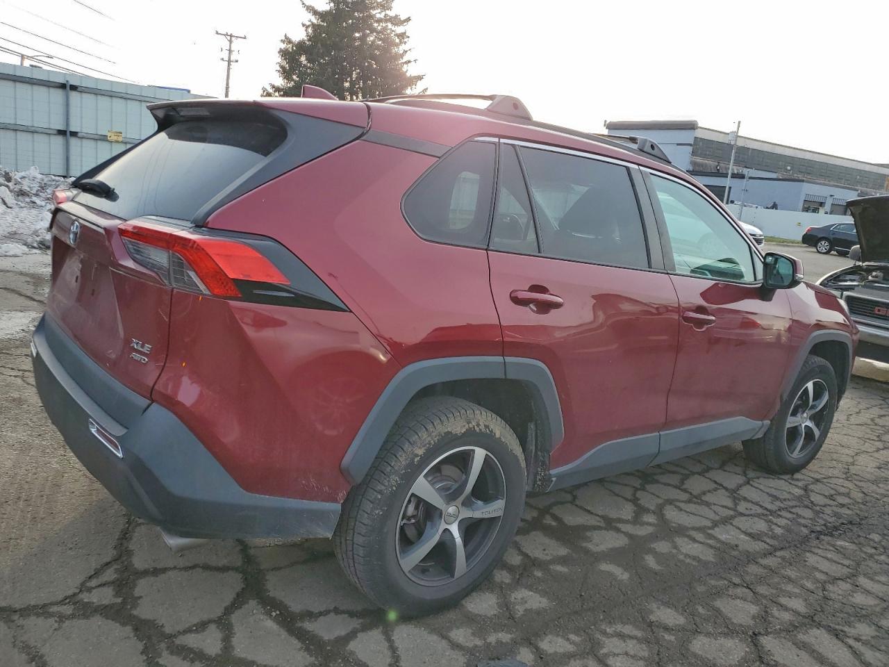 TOYOTA RAV4 XLE PREMIUM