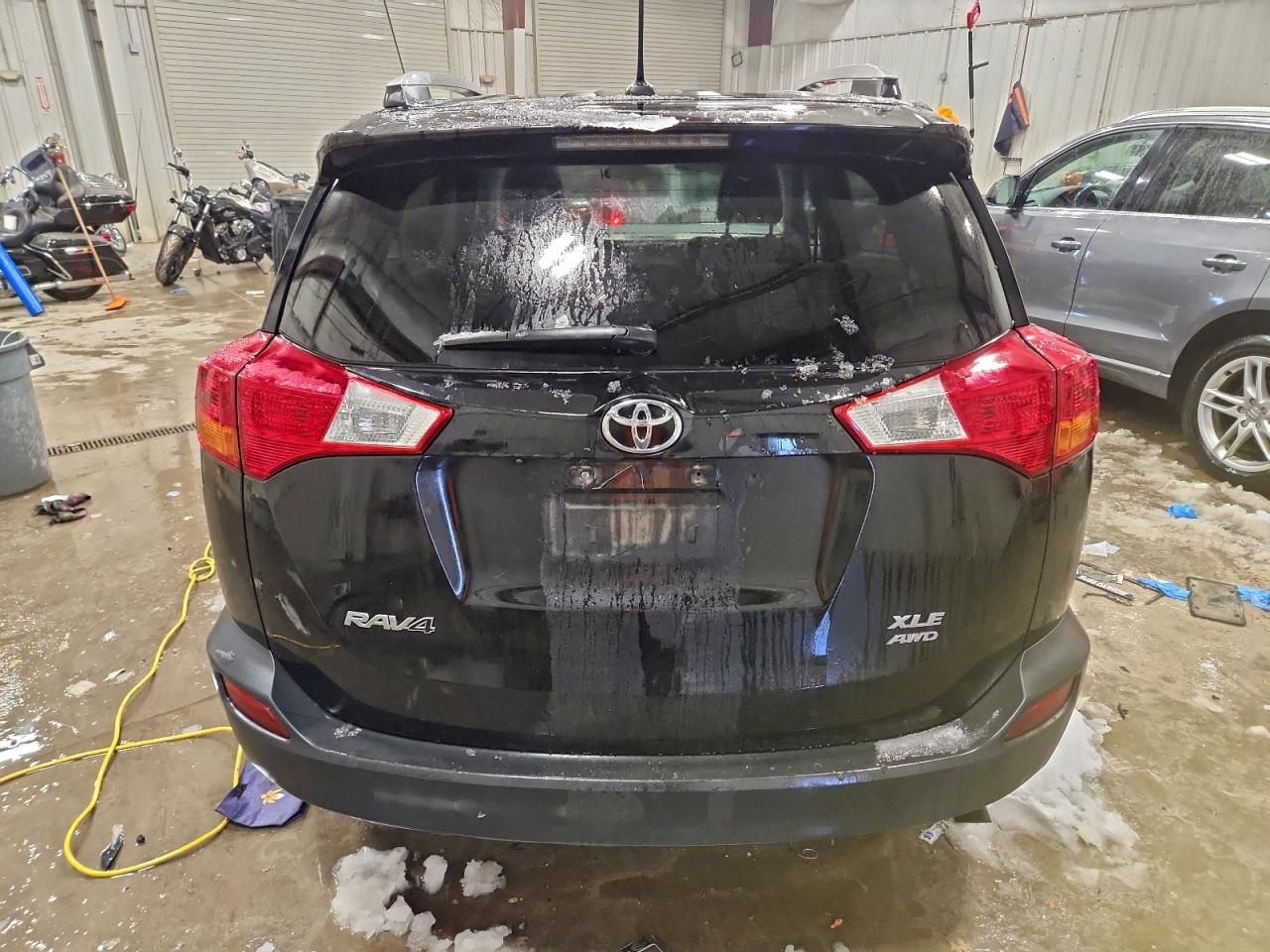 TOYOTA RAV4 XLE