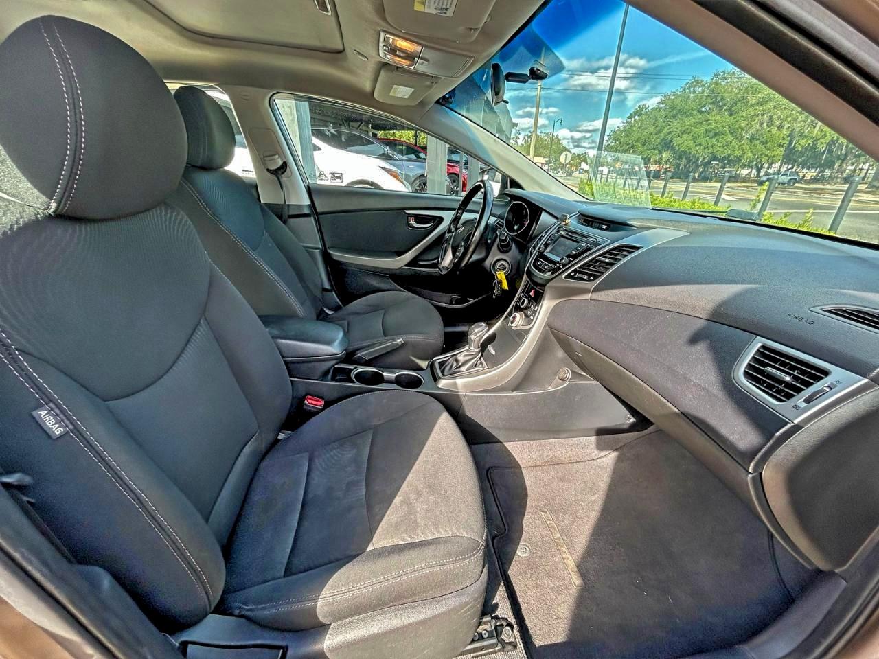 Lot #3310409032 2015 HYUNDAI ELANTRA SE