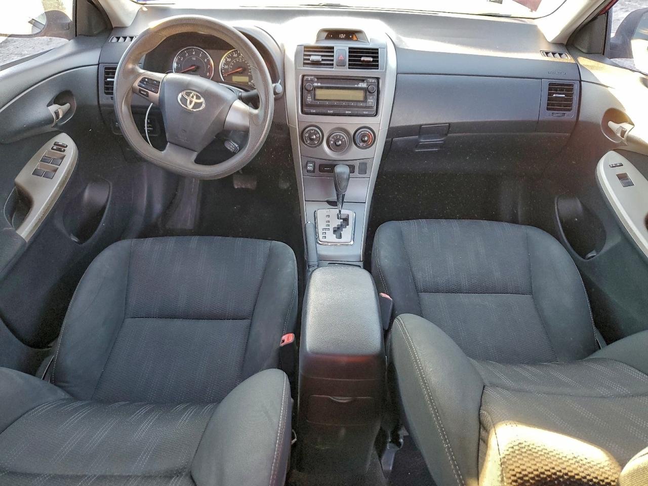 TOYOTA COROLLA BASE