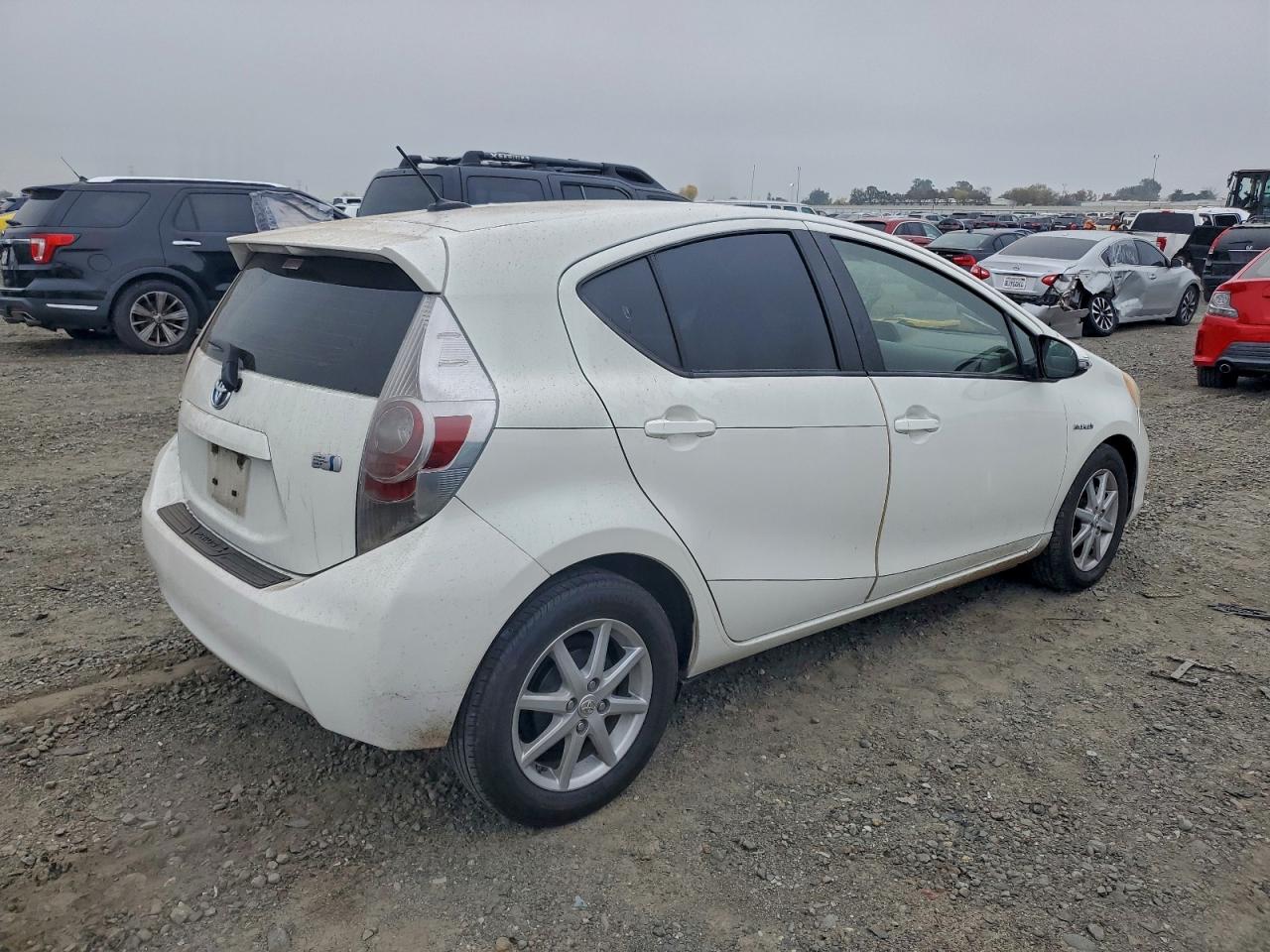 TOYOTA PRIUS C
