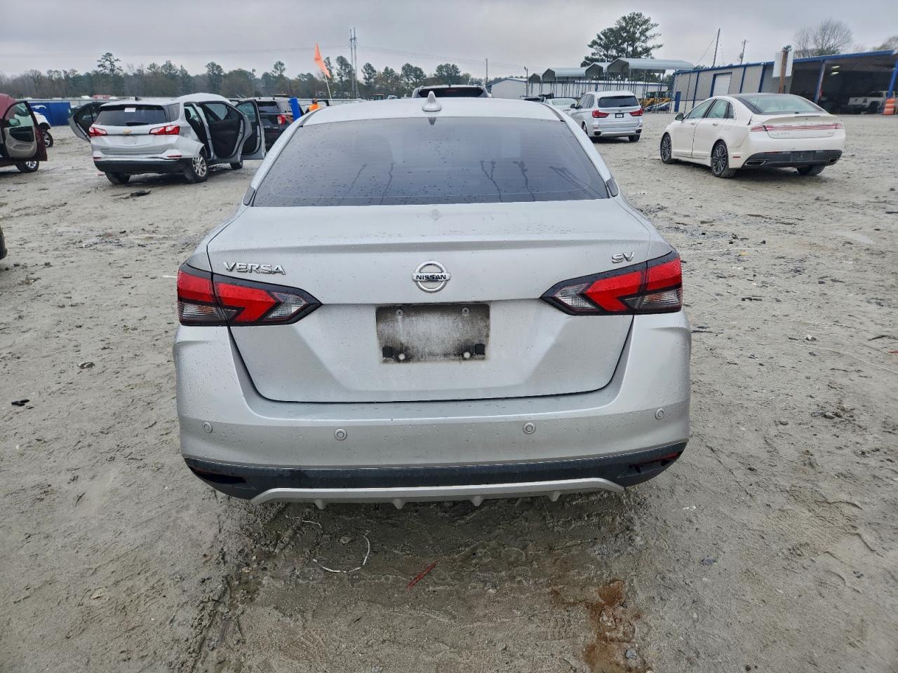 NISSAN VERSA SV
